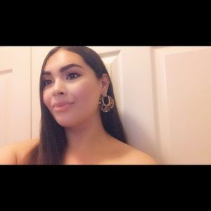 Meet your Posher, Zuleth